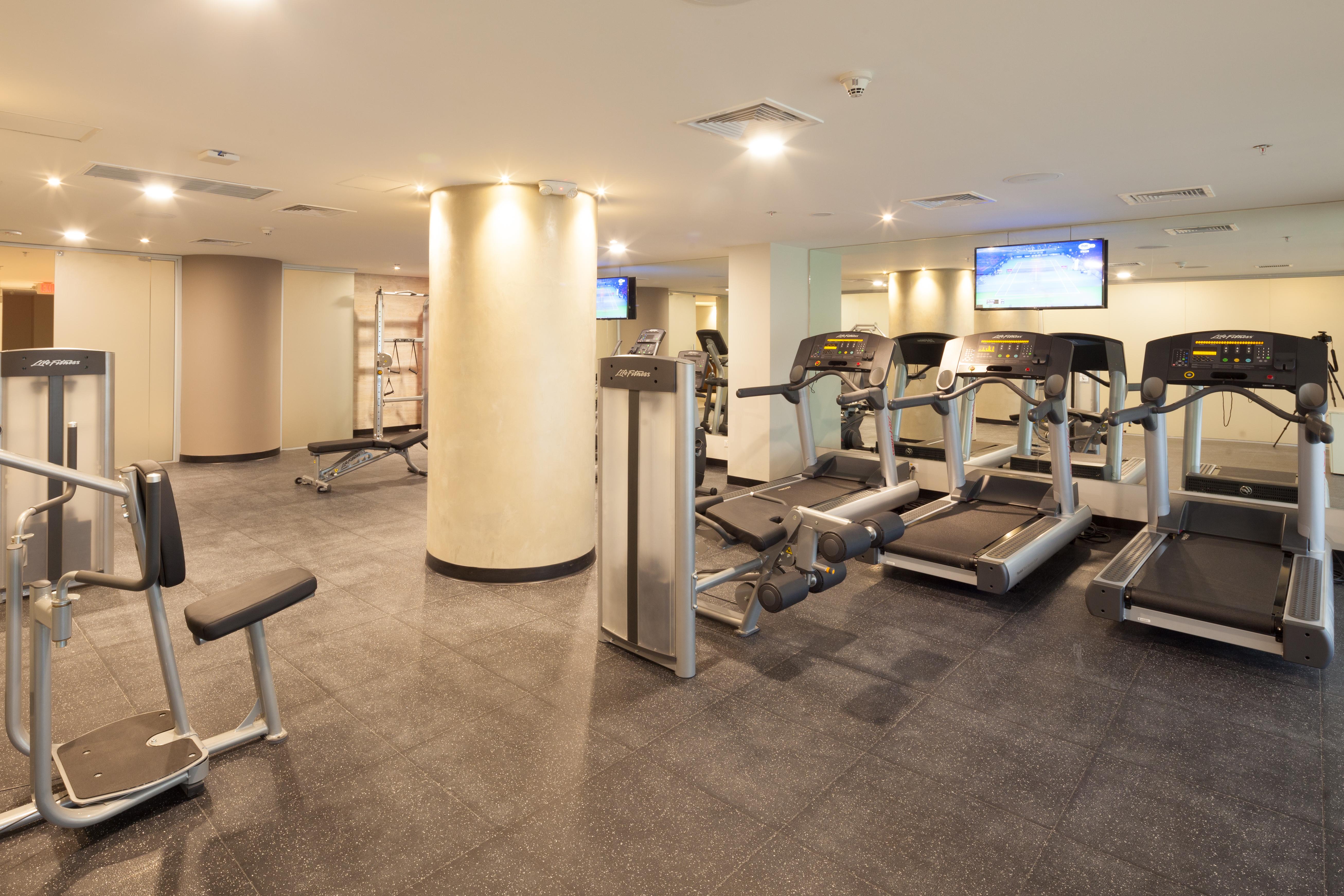 Radisson Hotel Santa Cruz Санта-Крус-де-ла-Сьерра Экстерьер фото